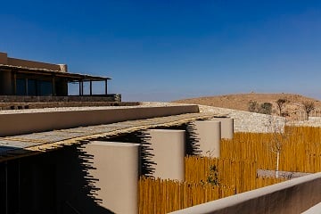 green building hotel shaharut