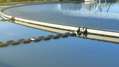 Environmental engineering, water flowing over the edge of structure